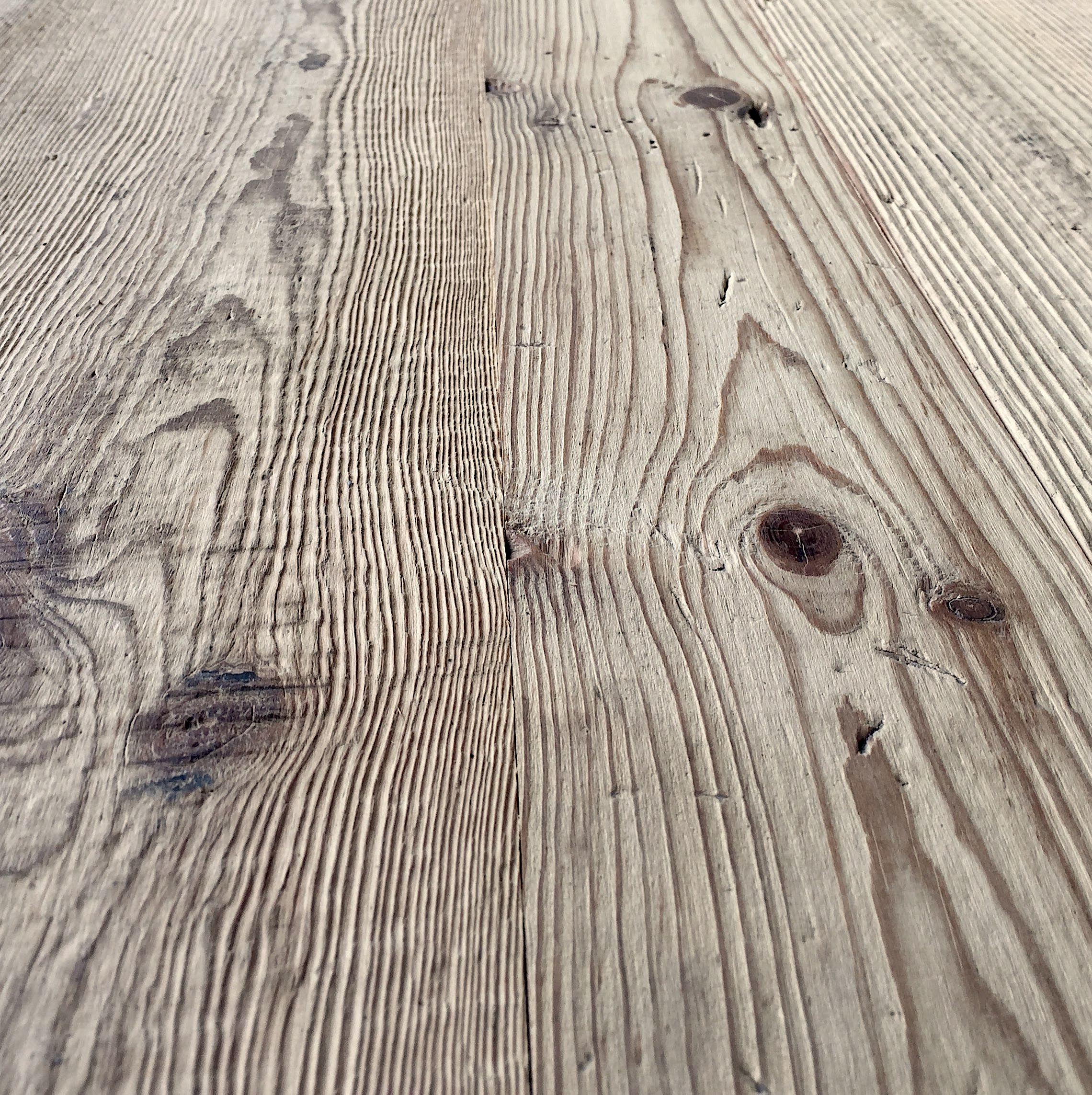  Reclaimed pine flooring 